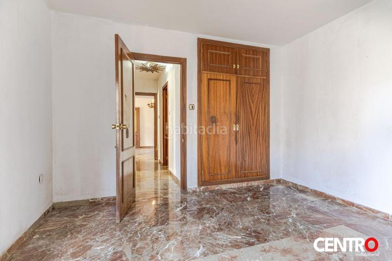 Foto 7f5684fb-89a9-4634-8408-2b85fcbc9c42. Piso  en venta en las perlas de en Plaza de Toros Granada