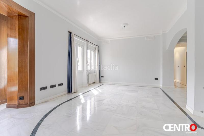 Foto 69e4d4d5-5e6c-4e89-8630-4cb322684894. Piso  en doctor oloriz en Plaza de Toros Granada