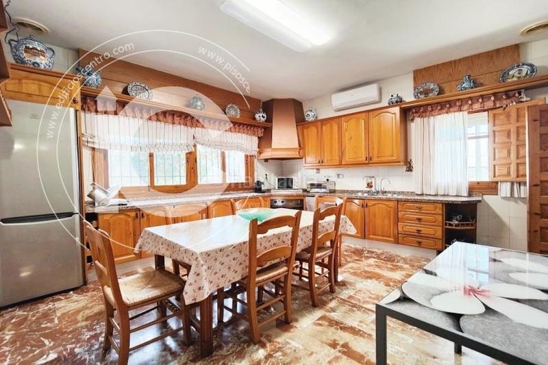 Foto d1bbce96-1d23-4a9c-94c0-6ff524ff458e. Chalet  de lujo en granada en Belicena Vegas del Genil