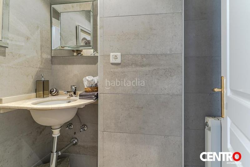 Foto 6f49aaed-e9fc-4c3f-a65e-18376fd0cd4c. Piso  de lujo junto al ayuntamiento en Centro - Sagrario Granada