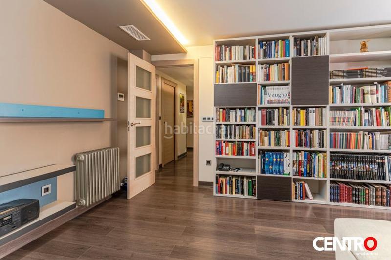 Foto 40b1430a-c060-4131-98bd-277eebd0e148. Piso  junto a la plaza isabel la católica en San Matías - Realejo Granada