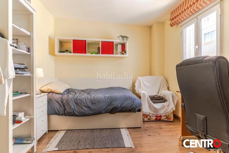Foto 42733f22-26e5-434d-b3c2-b2e69586bbce. Piso  en venta en Pajaritos reformado, en Pajaritos Granada