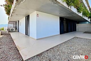 Appartement  N/a. Piso con terraza y piscina en gabia