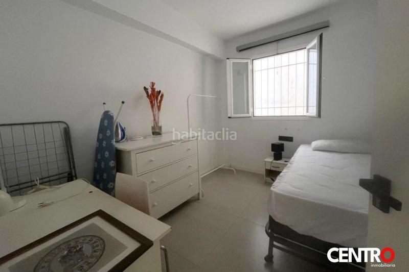 Foto a3157aac-c210-4587-90b9-095f84a89566. Alquiler piso alquiler de piso junto a gran vía . en Granada