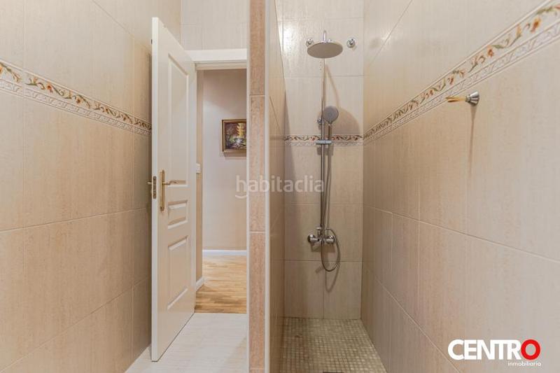 Foto cdd8ef64-0d9b-435c-be84-a6c3d8d24831. Piso  en bibarrambla centro en Centro - Sagrario Granada