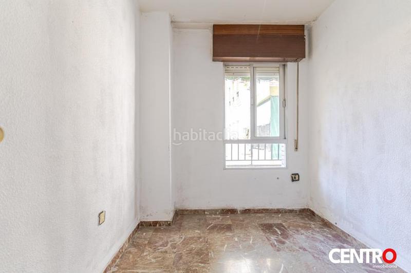 Foto d7b7d298-395c-4c91-9223-3a5e3ff740e7. Piso  en venta en las perlas de en Plaza de Toros Granada