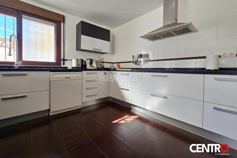 Foto 18a9467f-cedc-40e3-b8e4-c4376ea585a2. Chalet con parcheggio piscina in Motril ciudad Motril