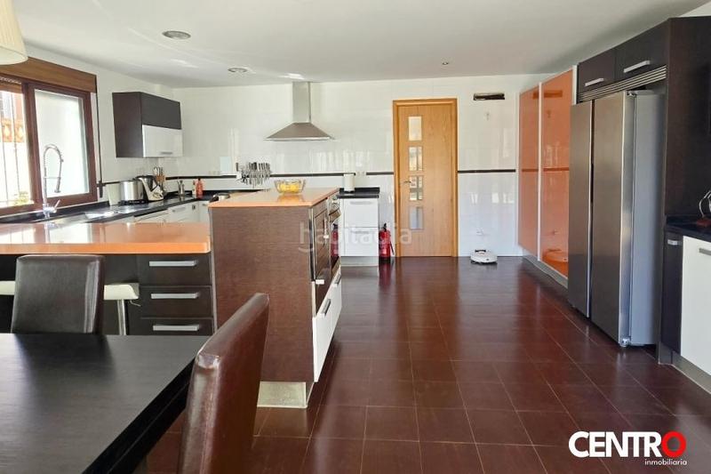 Foto 1f63a99a-8370-48c4-a7fa-6fc60eca2068. Chalet con parcheggio piscina in Motril ciudad Motril