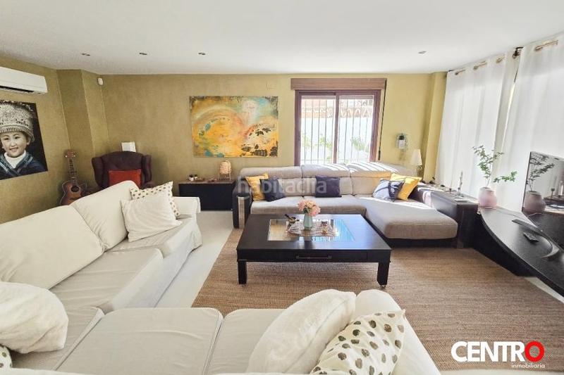 Foto 3722dec7-9227-47cd-adf9-ed1ac2eb1407. Chalet con parcheggio piscina in Motril ciudad Motril