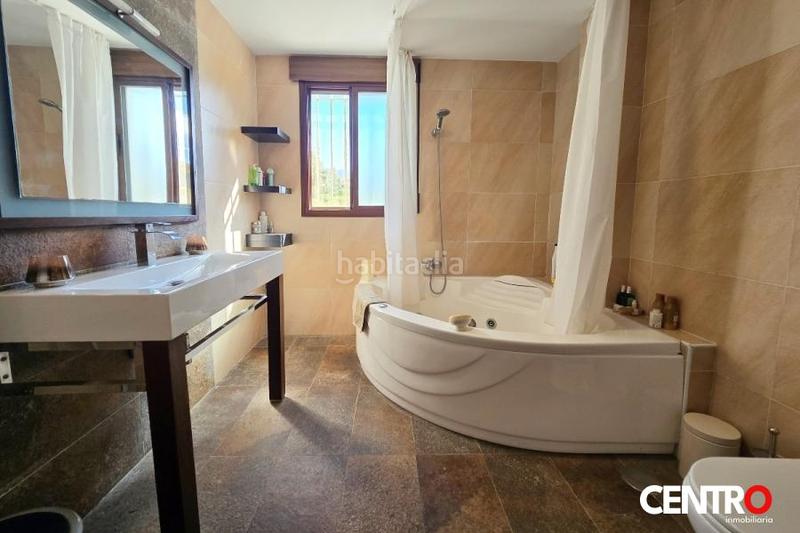 Foto 4305d13a-a797-42d7-a3b4-c45f273e4a4c. Chalet con parcheggio piscina in Motril ciudad Motril