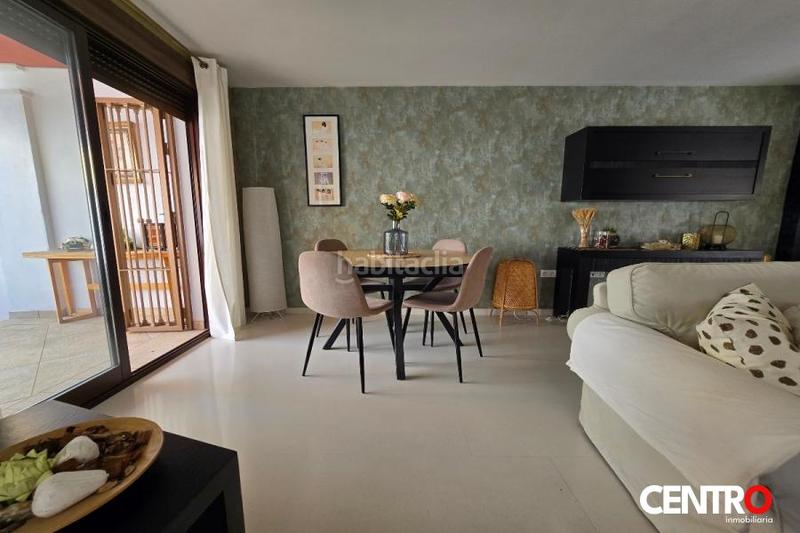 Foto c0936f7f-83d2-4368-b19d-00ac5a6679a7. Chalet con parcheggio piscina in Motril ciudad Motril