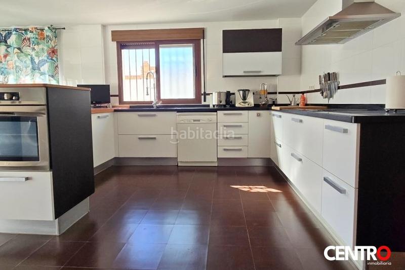 Foto d3a0e83c-ed37-44f3-a255-fb7ab5378936. Chalet con parcheggio piscina in Motril ciudad Motril