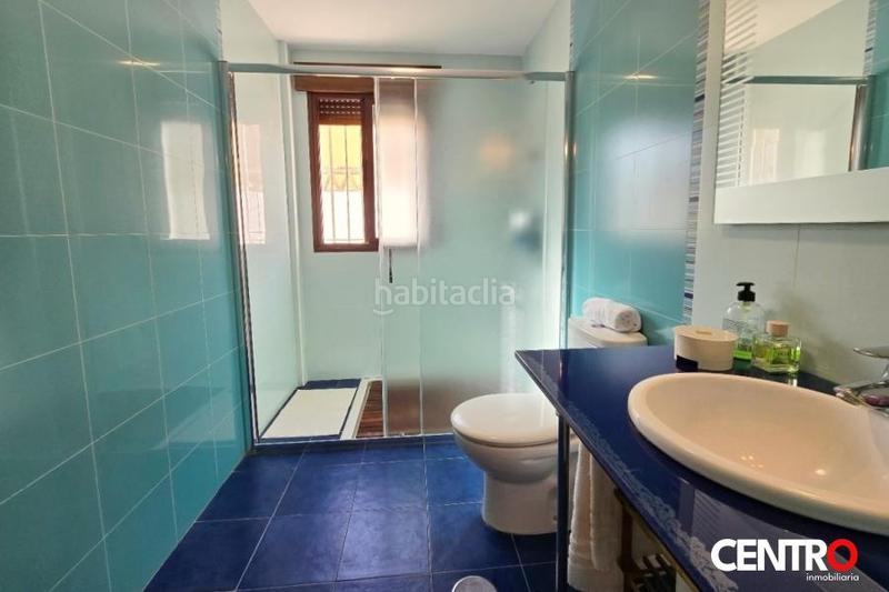 Foto fe70815d-d337-44a9-93b6-136285bc9aec. Chalet con parcheggio piscina in Motril ciudad Motril