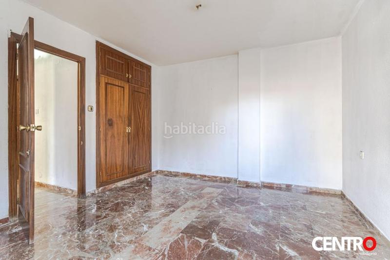 Foto c90b994d-711b-440e-b4f1-a1526994b754. Piso  en venta en las perlas de en Plaza de Toros Granada