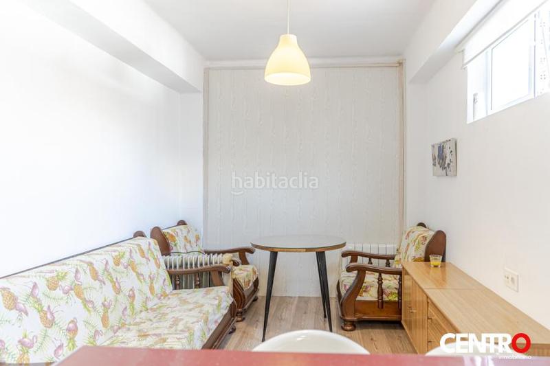 Foto 7a8ad9f0-fd13-47c3-b165-e2ed1bf51b00. Piso  junto a puerta real en Centro - Sagrario Granada