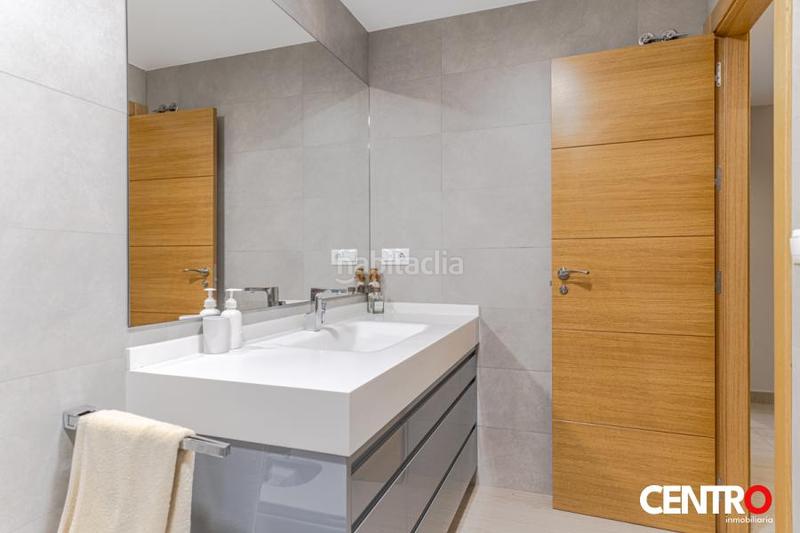 Foto 15dfdc97-6f42-46d2-9e01-74511144b76b. Piso  de lujo en el centro en San Matías - Realejo Granada