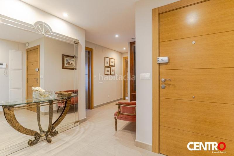 Foto 529d8b3f-cd1f-4b3a-841d-3dc52e07ff37. Piso  de lujo en el centro en San Matías - Realejo Granada