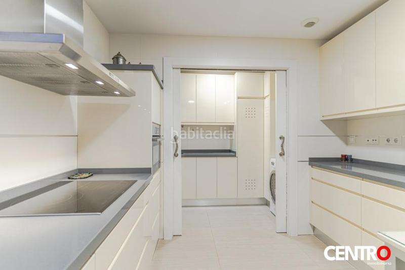 Foto e792fd3d-507d-45b2-9117-e64bc52a1609. Piso  de lujo en el centro en San Matías - Realejo Granada