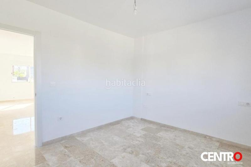 Foto 978925a3-d653-457c-b2c7-b4f03ce7aef4. Xalet amb aparcament a Jun