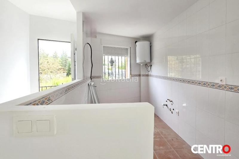 Foto b5003d27-3cdb-46bd-ad91-e0578f8b0a2b. Xalet amb aparcament a Jun