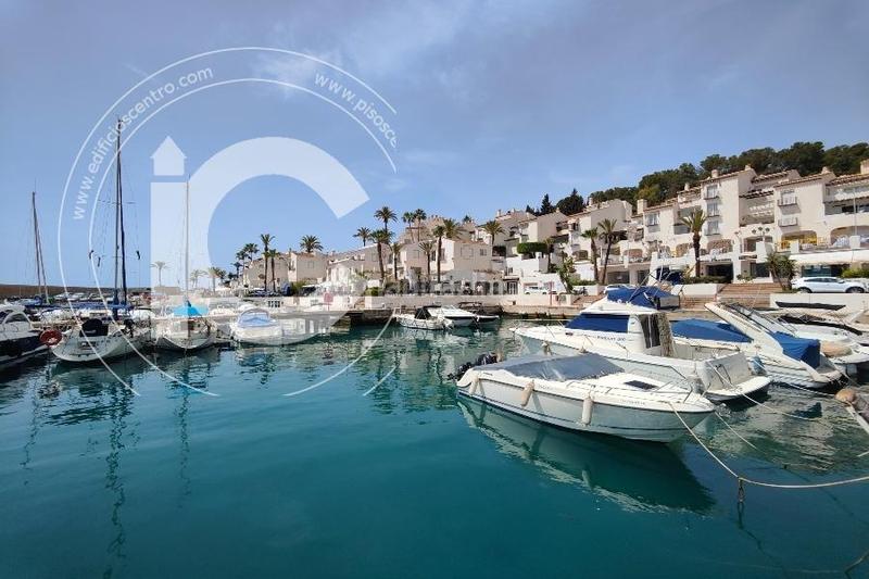 Foto f6f45423-e9d7-4fe2-b466-925bc00e420f. Chalet con parcheggio piscina in Punta La Mona Almuñécar