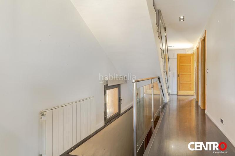 Foto 43436e7a-1e68-43f8-8b7d-98c9662f3e89. Chalet avec parking piscine dans Barrio de la Vega Monachil