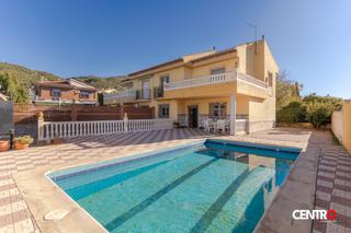 Xalet  Urbanización el puntal. Chalet en el puntal, padul.