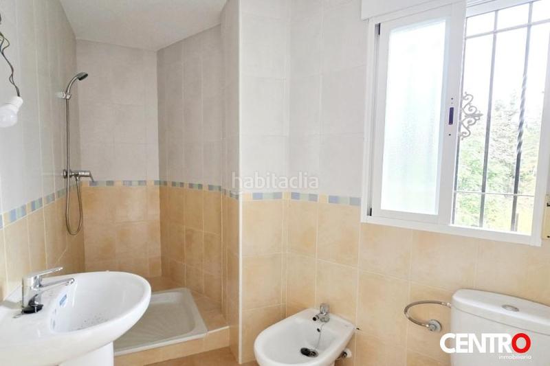 Foto 9d79fe31-69a1-4ec9-9a2d-924294e6ea4a. Chalet  pareado en Jun