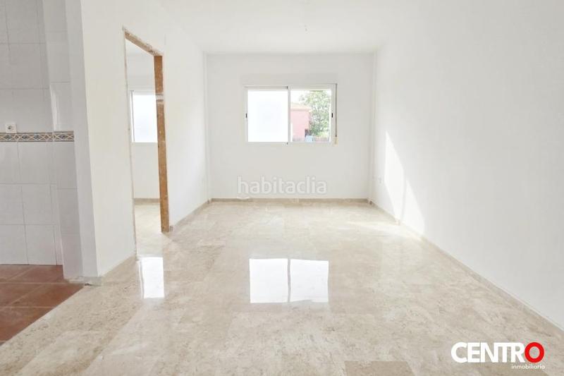 Foto f80b12fc-251e-44d7-a8bb-5ba5bfa9c516. Chalet  pareado en Jun