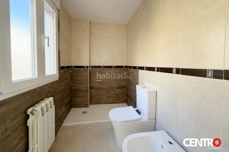 Foto 1bc83eb0-25c4-4731-b989-772bc971f8f4. Pis amb calefacció aparcament a Poniente Armilla