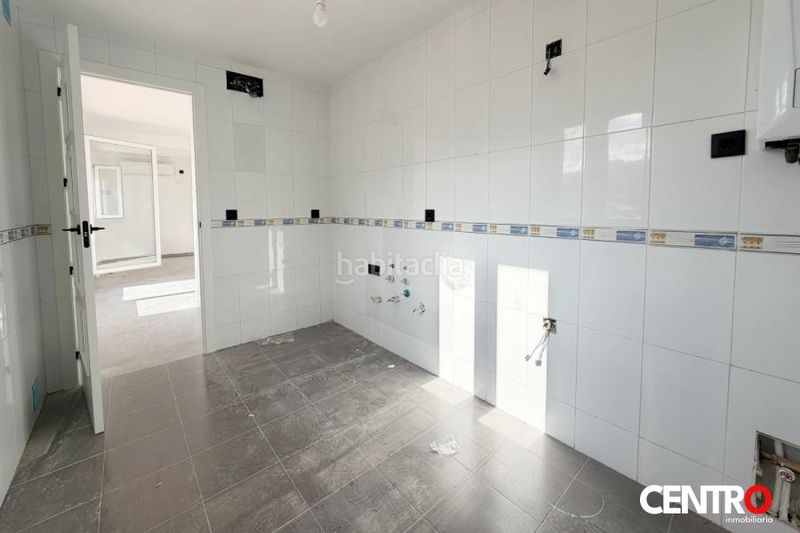 Foto 3cd8e9a3-a64b-4e6f-8cad-90f62de8d7a0. Pis amb calefacció aparcament a Poniente Armilla