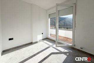 Etagenwohnung  Calle camino viejo de güéjar. Piso con terraza en cenes