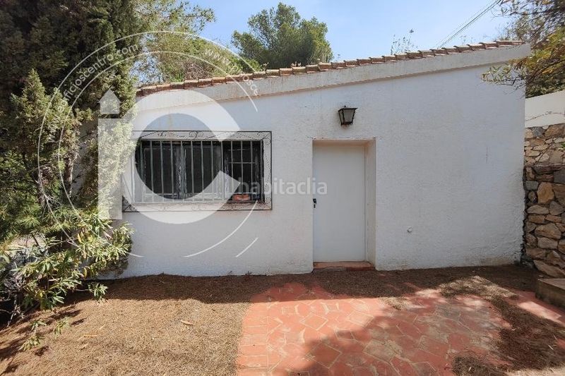 Foto 04997a5a-e3e3-419d-837c-4ee089079754. Xalet amb aparcament piscina a Punta La Mona Almuñécar