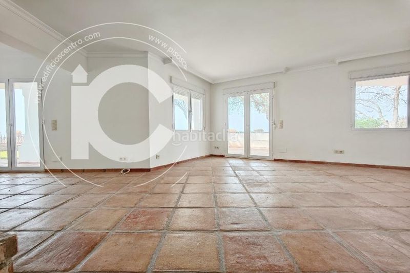 Foto cb3ef8dd-050b-4844-b9c3-a2fa58853a8a. Xalet amb aparcament piscina a Punta La Mona Almuñécar