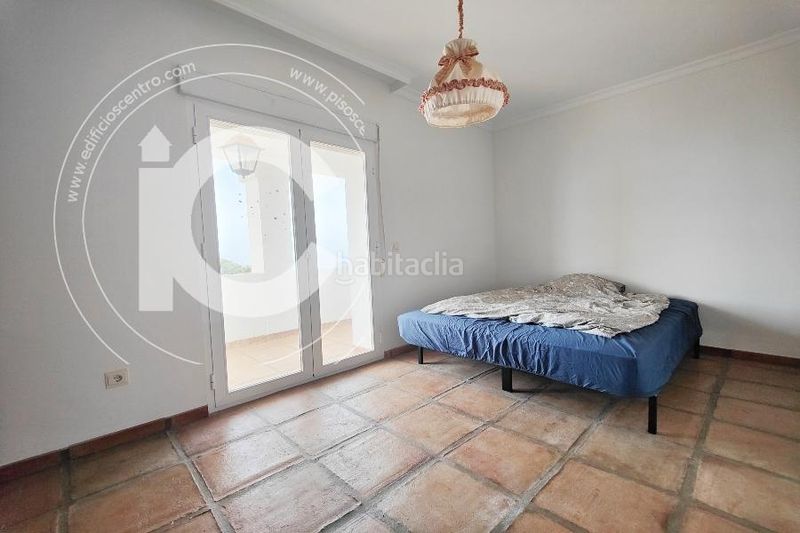 Foto f8e881d9-32b5-451a-b8bb-c6d9d4066057. Xalet amb aparcament piscina a Punta La Mona Almuñécar