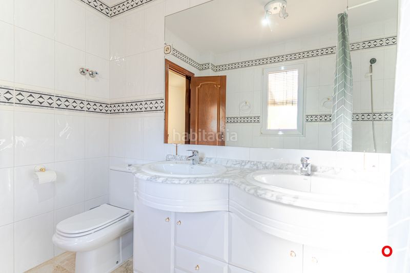 Foto 1ed5a4bd-fefa-460c-8fcb-8f2ec73ab434. Xalet amb calefacció aparcament piscina a Padul