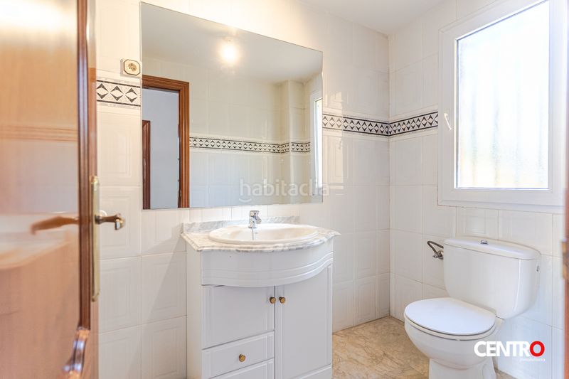 Foto 37618b60-586f-449d-9478-4c36029eefc8. Xalet amb calefacció aparcament piscina a Padul