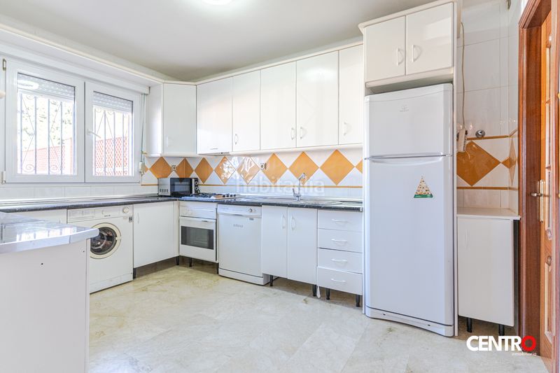 Foto 3ea4dd89-abf1-4708-8345-814d7d8fb305. Xalet amb calefacció aparcament piscina a Padul