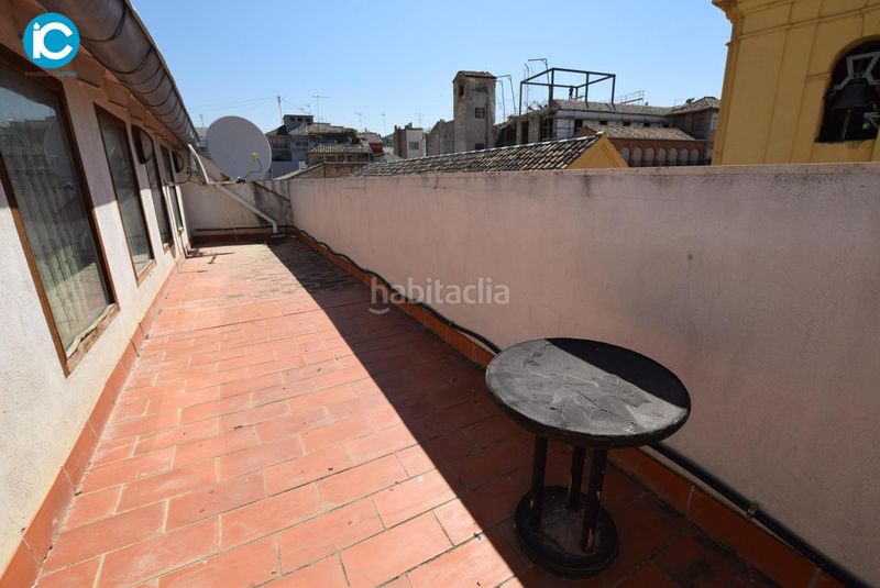 Foto b19bdc63-8632-490c-89f5-5ec6cb7762bf. Edificio  centro en Centro - Sagrario Granada