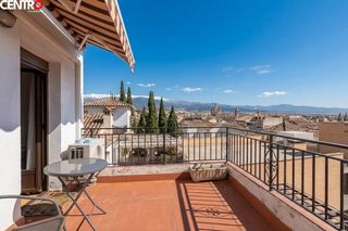 Penthouse  Pavaneras. Ático junto a plaza isabel la católica