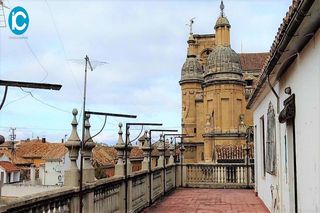 Edifici  Reyes católicos. Edificio en calle zacatín