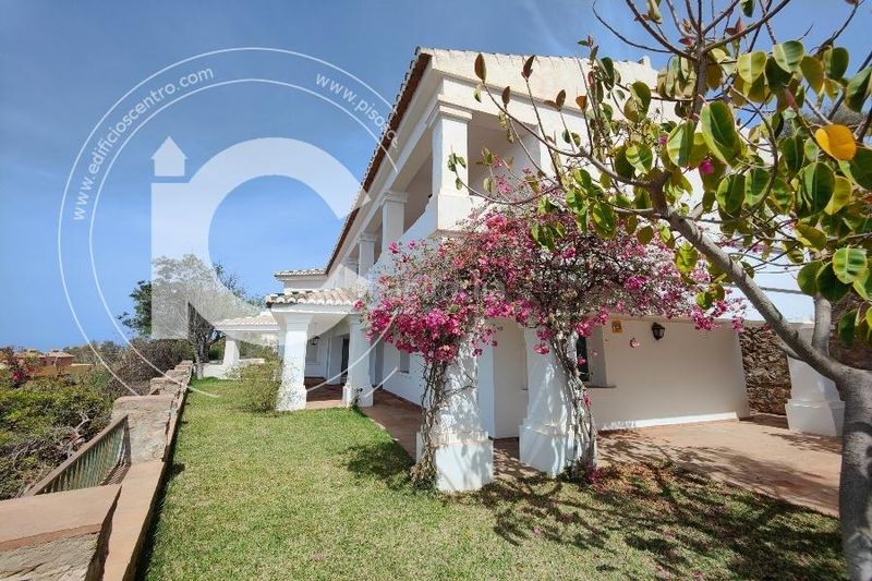 Foto c052429d-a620-4229-a066-3f8d530f1ac3. Xalet amb aparcament piscina a Punta La Mona Almuñécar