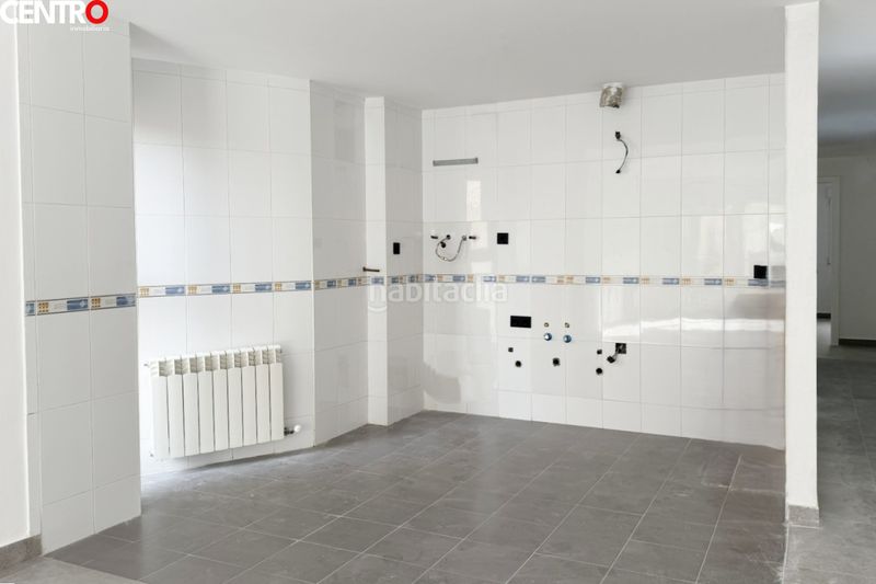 Foto f6914c5f-e760-4c15-a9e6-5d799bc29b94. Piso  en cenes en Cenes de la Vega