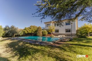 Xalet  Rosa. Chalet en ogíjares