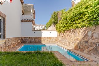 Chalet  Paloma. Chalet en la zubia