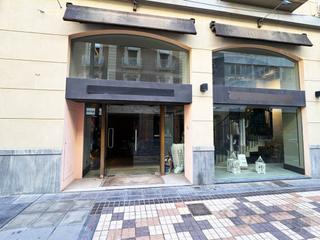 Lloguer Local Comercial  Plaza castellini. Bajo en pleno centro