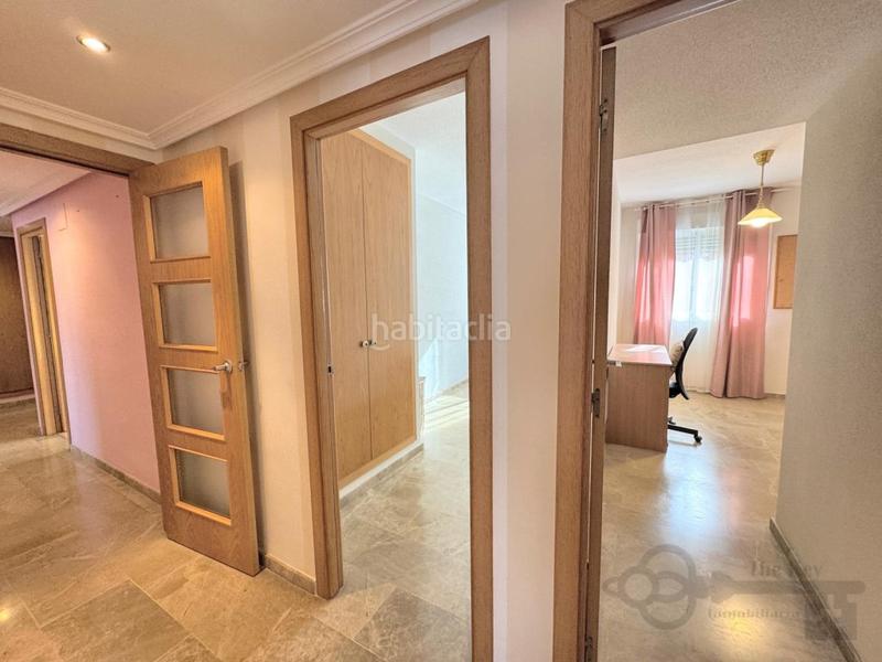 Foto f08f6e3f-38e5-4dbb-802b-e8afbf32de01. Flat with parking in Ciudad Jardín Cartagena