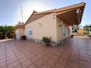Chalet  Calle pico aneto - urrutias. Chalet en el carmoli