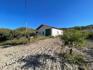 Country house in Los Puertos. Finca rústica en los puertos