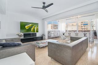Flat  Plaça reina maria cristina. Piso reformado de 4 habitaciones en s'arenal, mallorca.